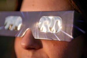 Des consultations ophtalmologiques en hausse après une éclipse solaire observée à l'œil nu à Toulouse
