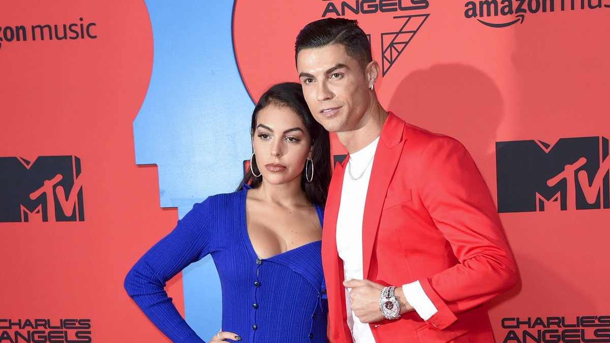 Des milliers de fans se trompent et croient assister au mariage de Cristiano Ronaldo à Funchal
