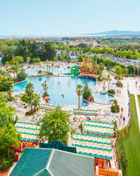 Des visiteurs laissent des excréments dans plusieurs piscines de PortAventura, entraînant leur fermeture