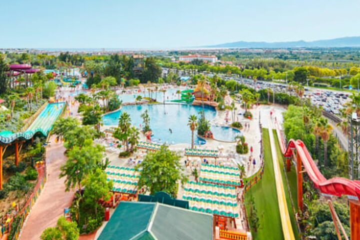Des visiteurs laissent des excréments dans plusieurs piscines de PortAventura, entraînant leur fermeture