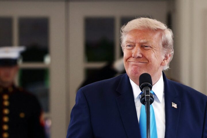Donald Trump annonce une reprise des pourparlers avec l'Iran, Téhéran dément