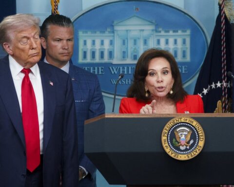 Donald Trump conteste l'abandon des poursuites contre un ancien athlète pour dégradation du Lincoln Memorial