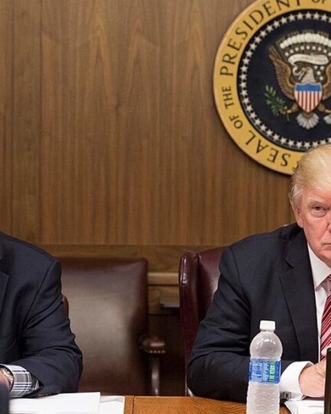 Donald Trump menace Oman de représailles si le pays entrave un accord sur le détroit d'Ormuz