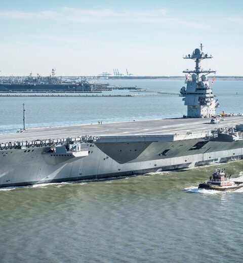 Donald Trump privilégie la technologie à vapeur pour les porte-avions américains, inspirée de la Seconde Guerre mondiale