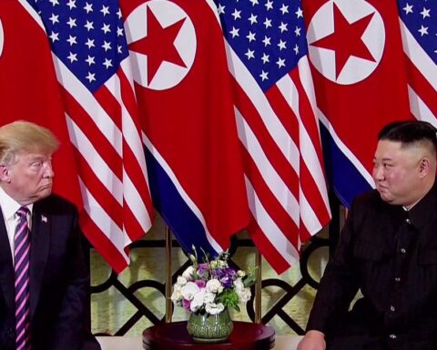 Donald Trump remet en question les exercices militaires avec la Corée du Sud, loue ses relations avec Kim Jong Un
