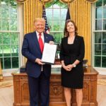 Donald Trump signe un décret controversé sur les vaccins et l'autisme aux États-Unis