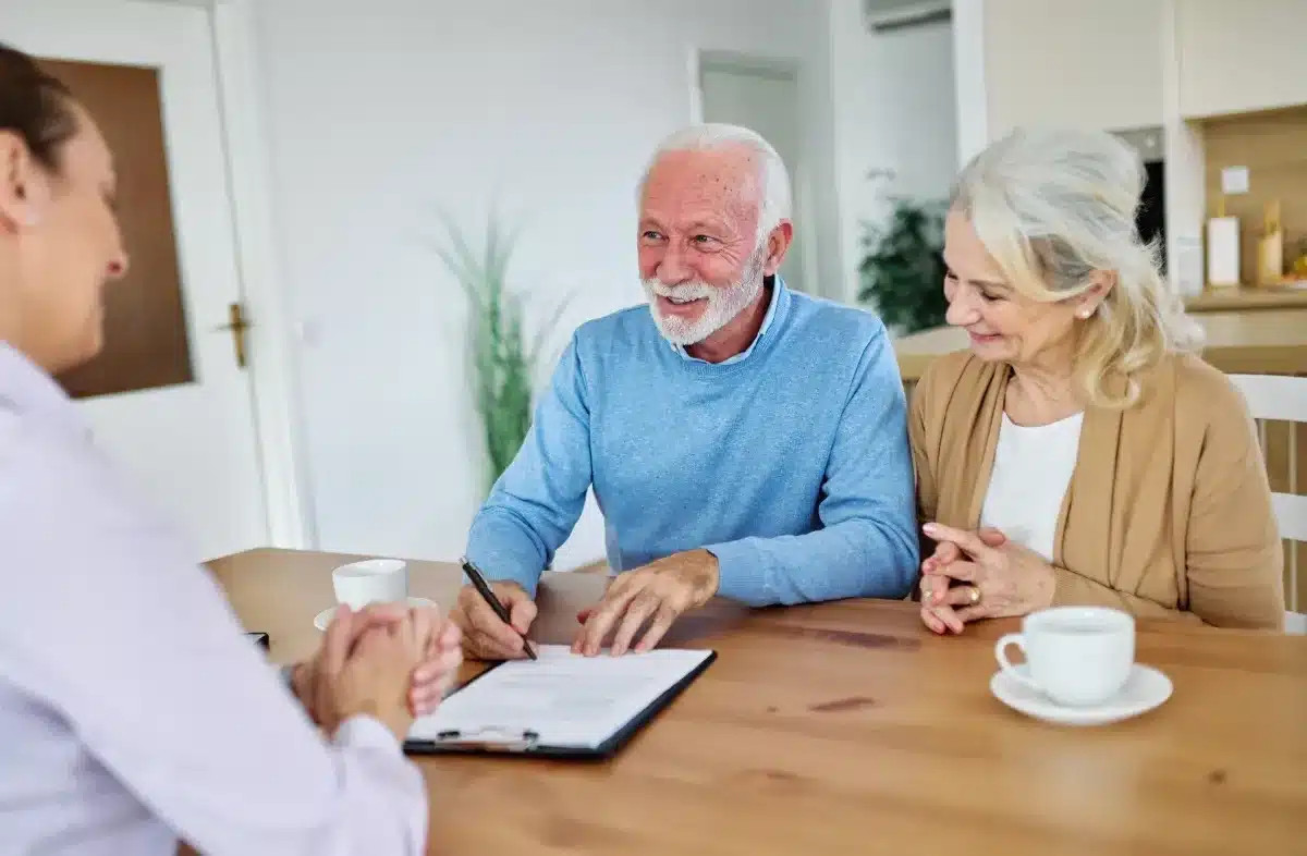 Droits de succession : un notaire présente les quatre stratégies employées par ses clients fortunés pour transmettre leur patrimoine sans fiscalité.