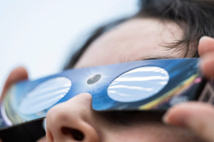 Éclipse solaire du 12 août 2026 : précautions essentielles pour protéger vos yeux