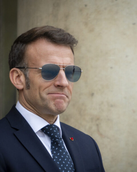 Emmanuel Macron en jet-ski à Brégançon : une image jugée indécente face à la crise climatique
