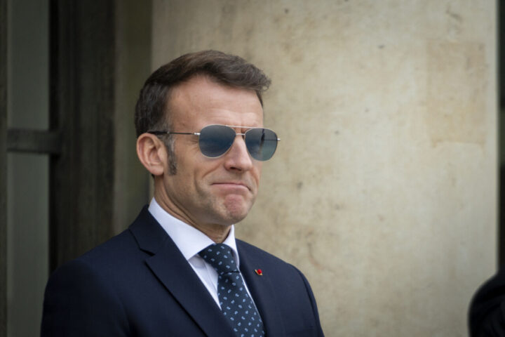 Emmanuel Macron en jet-ski à Brégançon : une image jugée indécente face à la crise climatique
