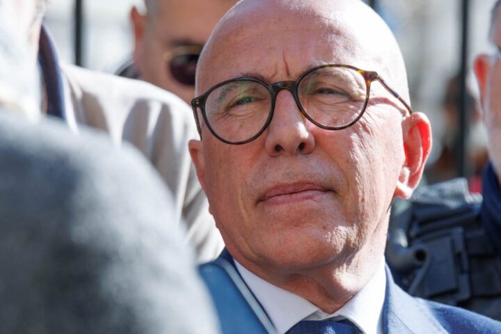 Éric Ciotti souhaite installer des drapeaux français dans les écoles de Nice d'ici novembre