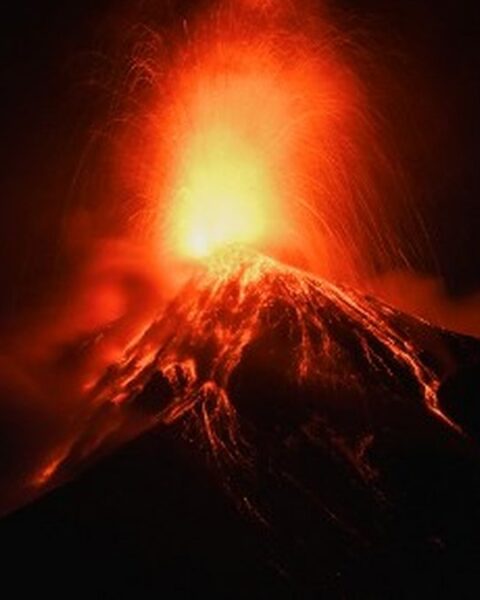 Éruption du volcan de Fuego au Guatemala : alerte rouge déclenchée et évacuations en cours