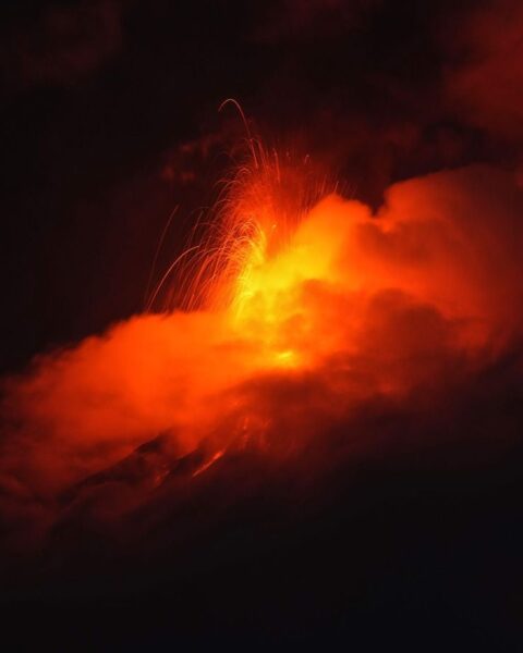 Éruption volcanique au Guatemala : évacuation d'environ 1.700 personnes près de l'El Fuego