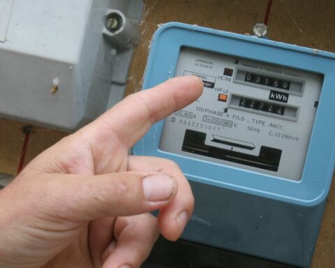 Facture d'électricité en Belgique : un homme confronté à une réclamation de 54 000 euros malgré ses 28 panneaux solaires
