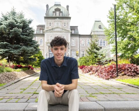 Félix Joly, 18 ans, rédacteur des discours de la mairesse de Sherbrooke