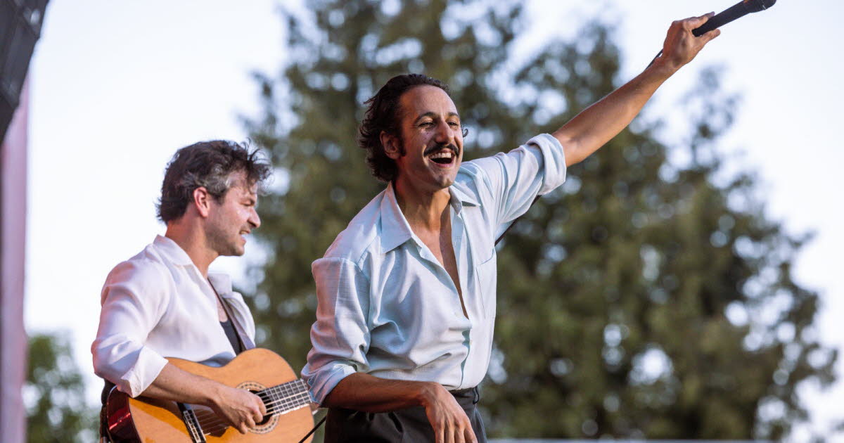 Feu ! Chatterton célèbre la beauté des festivals français depuis la scène de Musilac
