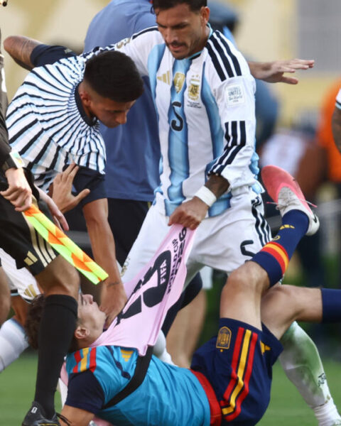 Finale de la Coupe du Monde 2026 : des sanctions sévères imposées aux Argentins Paredes et Molina. Ligue 1 : le PSG sans adversaire à...