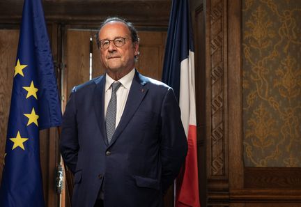François Hollande clarifie ses ambitions politiques dans un livre à paraître malgré son absence de candidature officielle