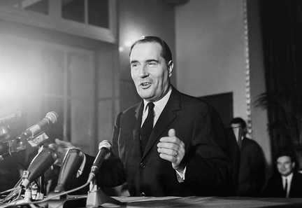 François Mitterrand et son slogan électoral : un changement dans la communication politique en France ?