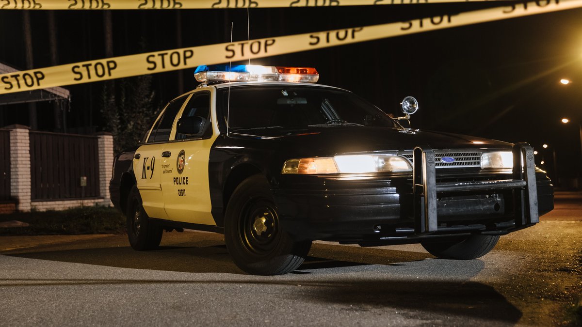 Fusillade tragique lors d'un match de football américain en Californie : un adolescent de 17 ans tué, un suspect arrêté