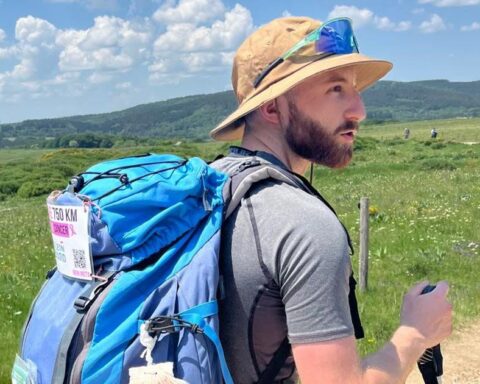 Genilac. Un jeune pèlerin réalise un défi de 25 km par jour pour lutter contre le cancer