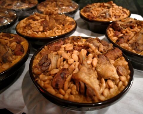 Guerre du cassoulet : le défi de Toulouse pour prouver la supériorité de sa recette