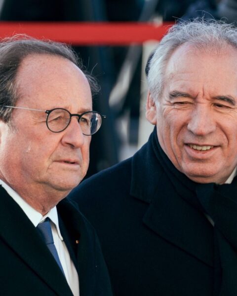Hollande envisagerait sa candidature à la présidentielle de 2027, selon Bayrou