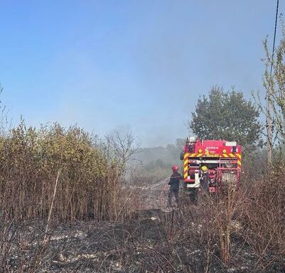 Incendie à Berdoues : une maison menacée, dix hectares brûlés et deux habitants évacués