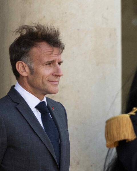 Incendies en France : Emmanuel Macron préside lundi une cellule de crise pour faire face aux feux