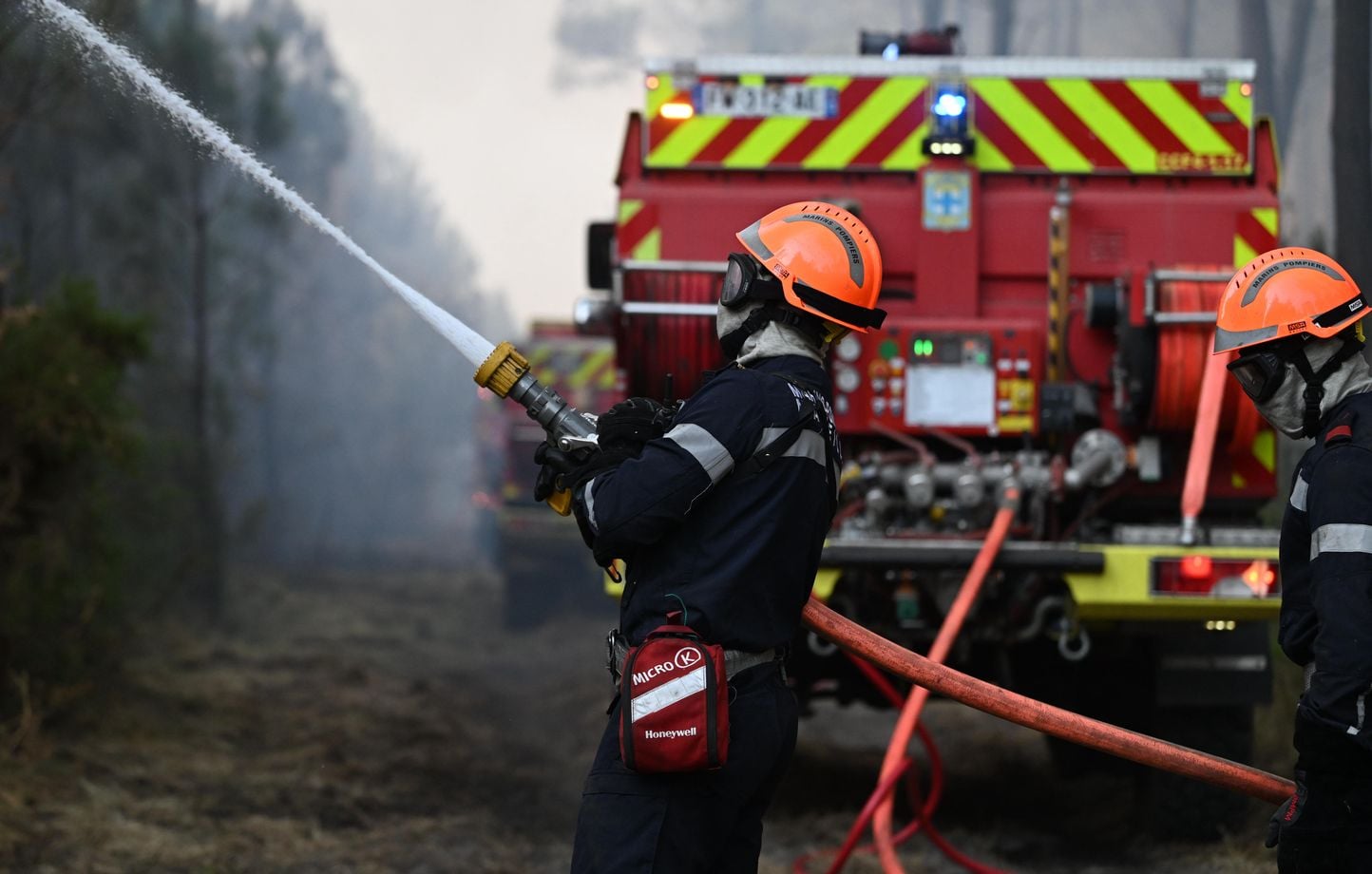 Incendies en France : Sébastien Lecornu souligne une amélioration de la situation en Gironde et Var