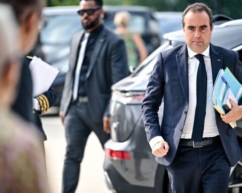Incendies en Gironde et Landes : Sébastien Lecornu annonce 12 millions d’euros d’aide et mesures fiscales