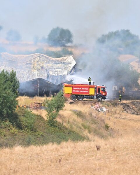 Incendies : plus de 140 mineurs interpellés en France depuis le début de l'été