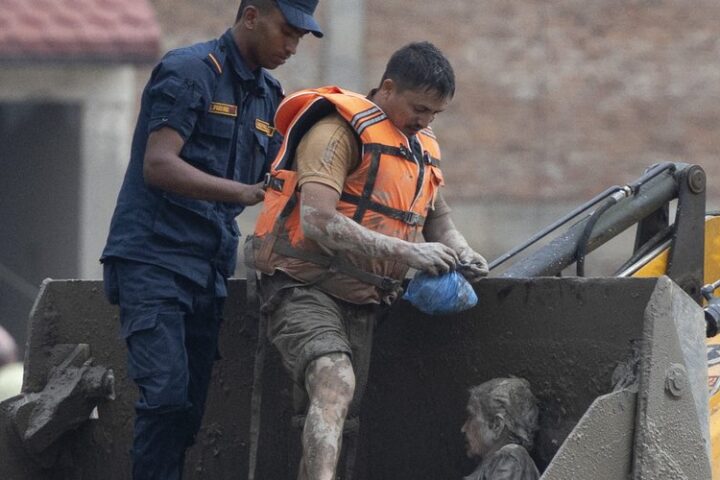 Inondations meurtrières au Népal et au Tibet : quatre Français parmi les centaines de disparus