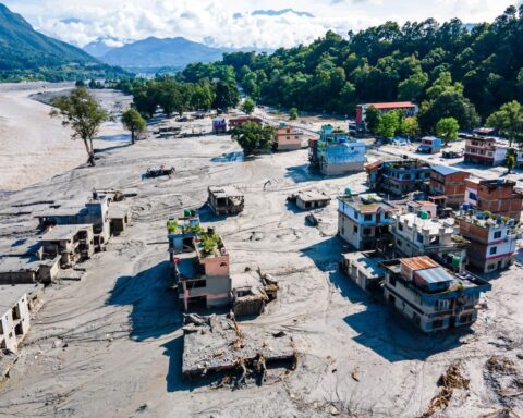 Inondations meurtrières au Népal : le bilan atteint 584 morts et près de 2.500 disparus