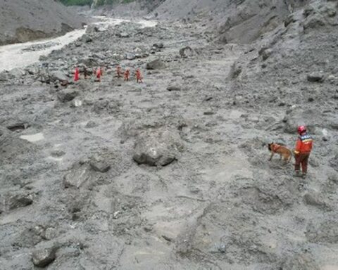 Inondations meurtrières au Népal : une Franco-Ukrainienne disparue parmi quatre Français, plus de 600 morts