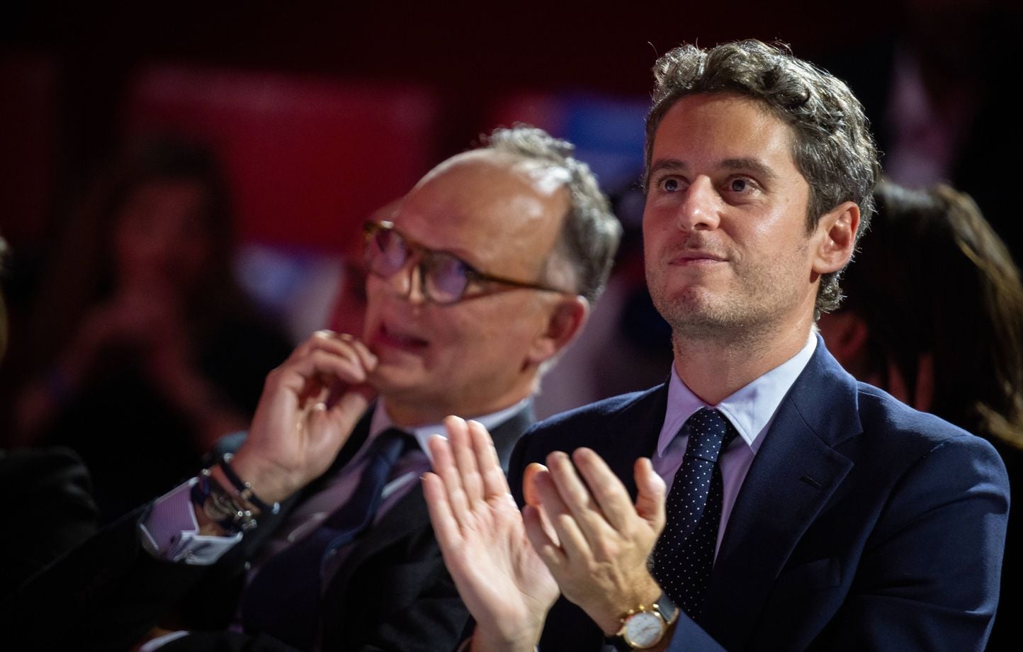 Inquiétudes sur des ingérences russes visant Edouard Philippe et Gabriel Attal dans la course présidentielle de 2027