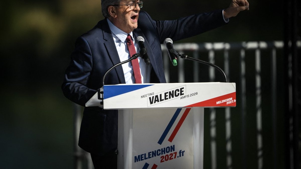 Jean-Luc Mélenchon mobilise les foules à Châteauneuf-sur-Isère avec un appel à une garde régionale de la sécurité civile