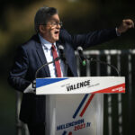 Jean-Luc Mélenchon promet de censurer le budget 2027 de Sébastien Lecornu lors d'un meeting à Valence