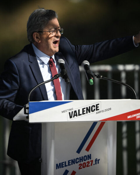 Jean-Luc Mélenchon promet de censurer le budget 2027 de Sébastien Lecornu lors d'un meeting à Valence