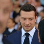 Jordan Bardella, seul candidat, est assuré de rester président du Rassemblement national après le congrès d'octobre