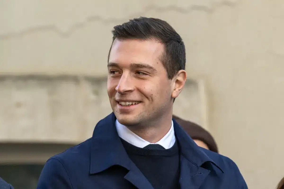 La justice refuse 240 000 euros de frais de campagne de Bardella, y compris 400 euros pour des vins de Blaye qui suscitent des débats.