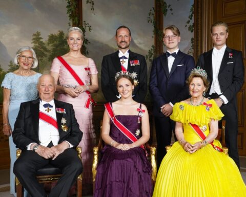 La mort du roi Harald V de Norvège amplifie la crise de la monarchie face aux scandales judiciaires et aux épreuves de santé