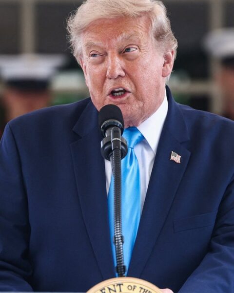 La popularité de Donald Trump chute à l'approche des élections de mi-mandat, fragilisée par la guerre en Iran et les critiques