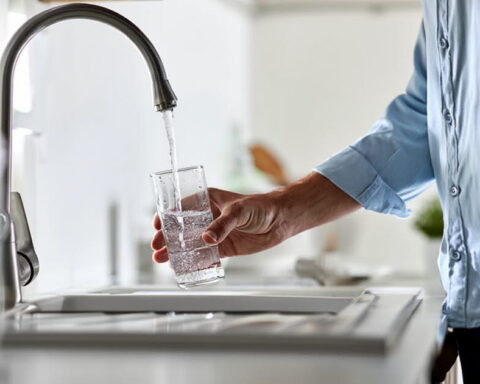 Le chlore dans l'eau du robinet : un enjeu de sécurité sanitaire en France