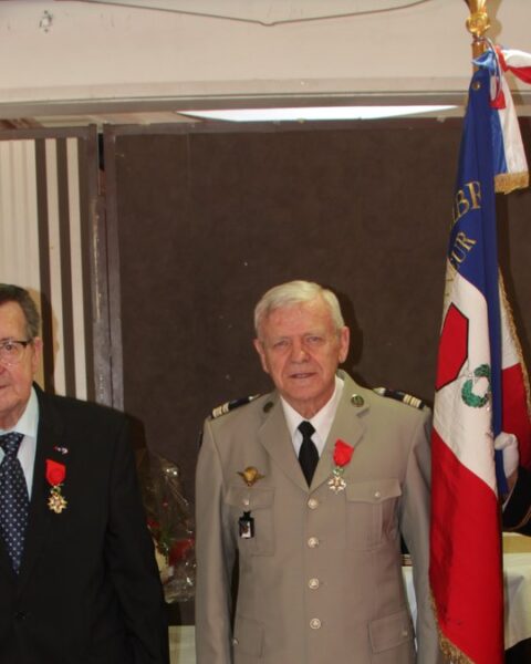 Le lieutenant-colonel Jean-Louis Doudoux reçoit la croix de chevalier de la Légion d'honneur pour son parcours exemplaire