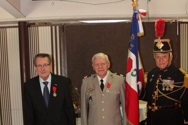 Le lieutenant-colonel Jean-Louis Doudoux reçoit la croix de chevalier de la Légion d'honneur pour son parcours exemplaire