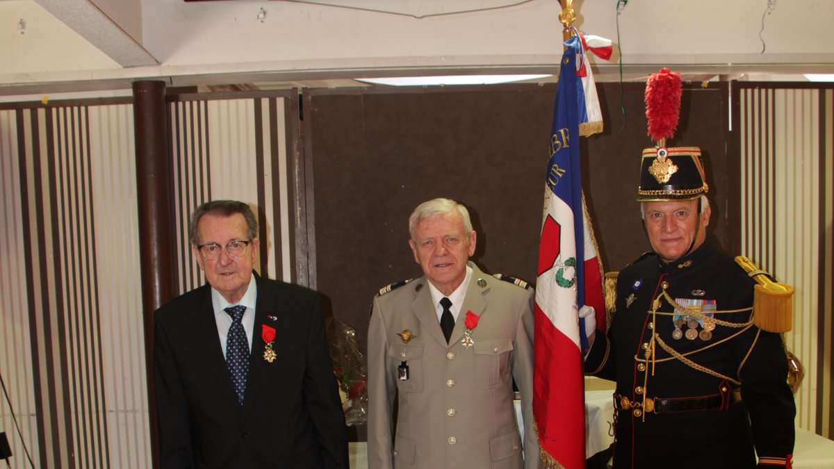 Le lieutenant-colonel Jean-Louis Doudoux reçoit la croix de chevalier de la Légion d'honneur pour son parcours exemplaire