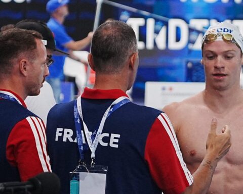 Léon Marchand en quête d'un nouveau record du monde au 200 m papillon ce soir à Saint-Denis