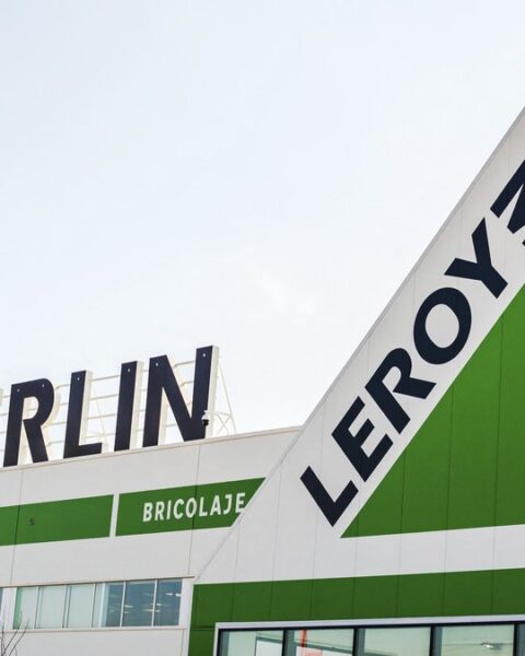Leroy-Merlin licencié une caissière après un vol de 550 euros : la justice ordonne sa réintégration et des dommages-intérêts