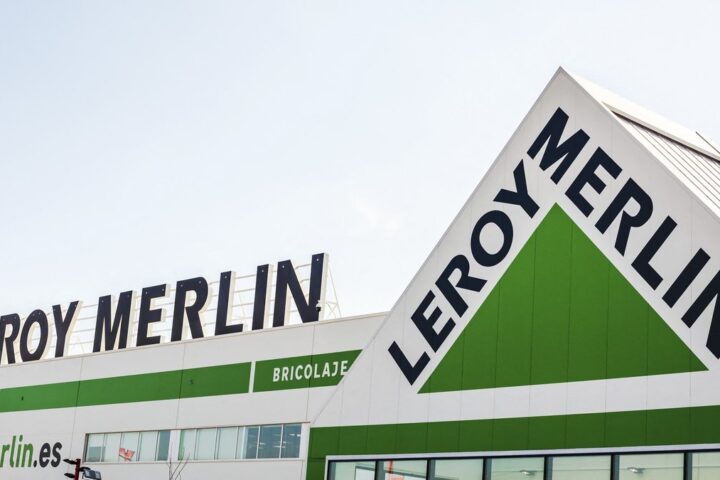 Leroy-Merlin licencié une caissière après un vol de 550 euros : la justice ordonne sa réintégration et des dommages-intérêts
